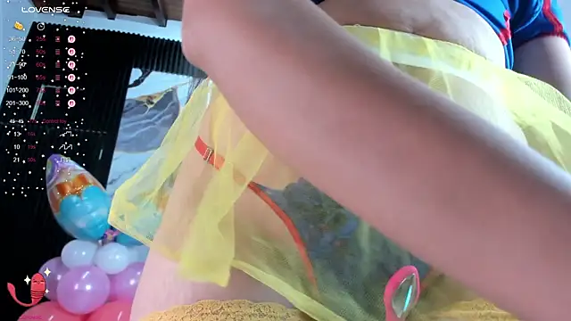 Snapshot of criss_21_ chatting on March 23, 2025, 2:04 am criss 21  online show from March 23, 2025, 2:04 am