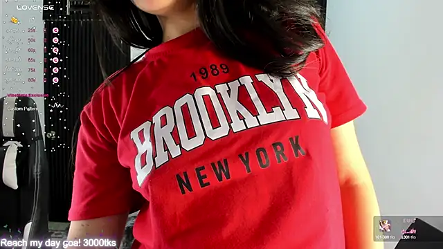 Snapshot of criss_21_ chatting on March 1, 2025, 11:15 pm criss 21  online show from March 1, 2025, 11:15 pm