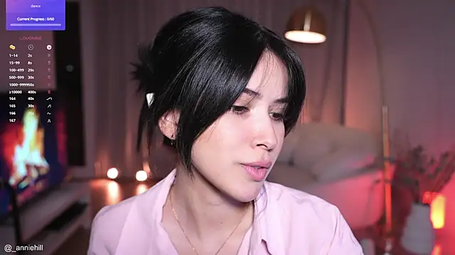 Snapshot of anniehillofficial chatting on September 27, 2025, 8:26 pm anniehillofficial online show from September 27, 2025, 8:26 pm