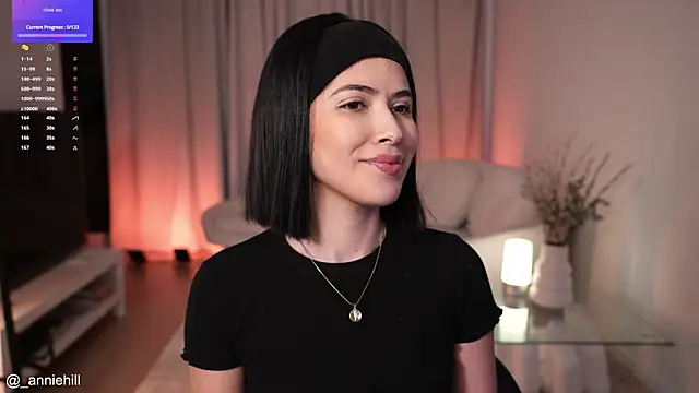 Snapshot of anniehillofficial chatting on February 2, 2025, 7:46 pm anniehillofficial online show from February 2, 2025, 7:46 pm