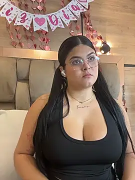 Snapshot of im_mou_ chatting on February 11, 2026, 12:49 pm im mou online show from February 11, 2026, 12:49 pm