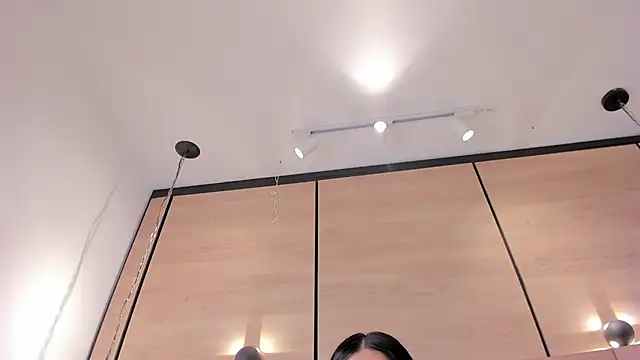 im mou  online show from April 15, 2026, 7:58 pm