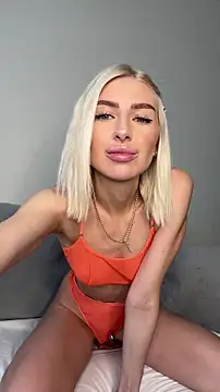 Mia Roxie online show from March 15, 2026, 3:13 am