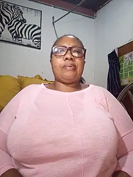 Snapshot of YELLOW_BONE chatting on June 22, 2026, 8:39 pm YELLOW BONE online show from June 22, 2026, 8:39 pm