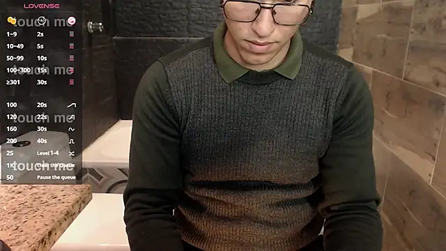 lorenzo rey online show from February 13, 2025, 2:09 pm