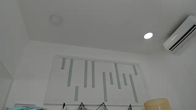 veronica salas online show from October 31, 2025, 9:11 pm