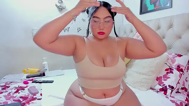 NayaWayne online show from July 25, 2026, 4:57 pm