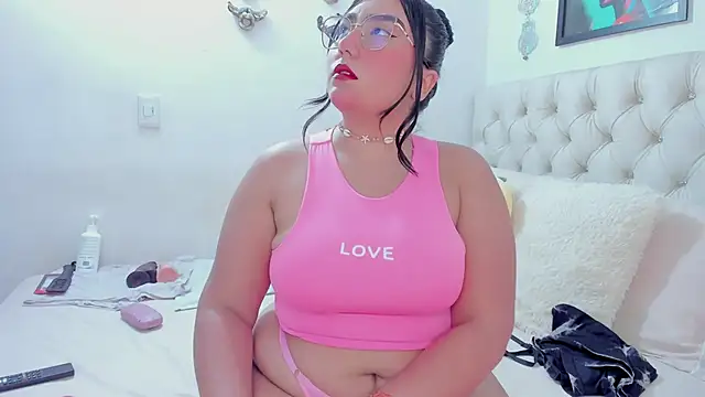 Snapshot of NayaWayne chatting on March 20, 2025, 6:53 pm NayaWayne online show from March 20, 2025, 6:53 pm