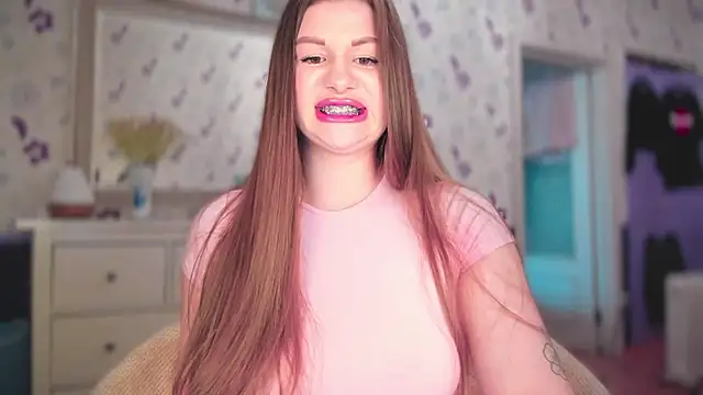 JuicyHelenX online show from September 25, 2025, 3:07 pm