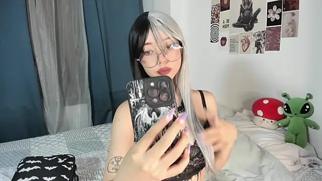 acid candy  online show from October 4, 2025, 11:28 pm