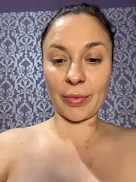 Kissmebooty online show from October 20, 2025, 12:38 pm