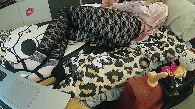 Snapshot of CristinaTrav chatting on October 20, 2025, 8:31 pm CristinaTrav online show from October 20, 2025, 8:31 pm