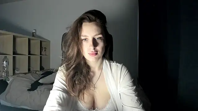 Ella   Bell online show from February 24, 2025, 6:27 am