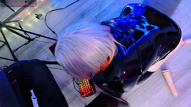 wickedxqueen online show from April 12, 2026, 8:34 pm