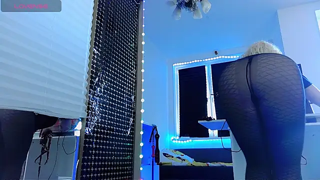 wickedxqueen online show from April 11, 2026, 12:53 pm