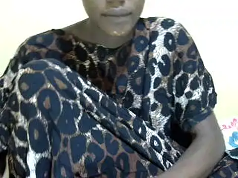 Snapshot of Slender-simple1 chatting on February 22, 2025, 9:45 am Slender-simple1 online show from February 22, 2025, 9:45 am