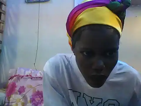 Snapshot of Slender-simple1 chatting on October 31, 2025, 1:52 pm Slender-simple1 online show from October 31, 2025, 1:52 pm