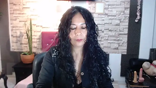 MarianaNight02 online show from December 30, 2024, 11:17 pm