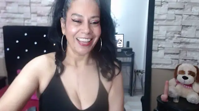 MarianaNight02 online show from October 30, 2025, 5:06 am