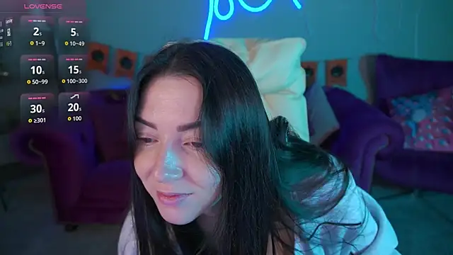 Snapshot of EmilyHalls chatting on October 31, 2025, 7:16 am EmilyHalls online show from October 31, 2025, 7:16 am