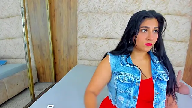 antonellarusso 1 online show from March 8, 2025, 12:41 pm