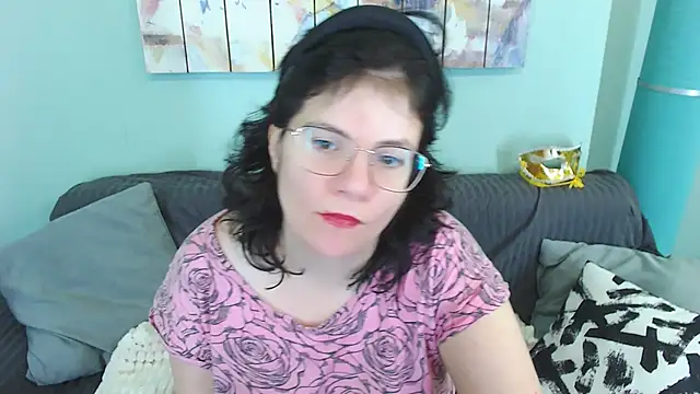 Snapshot of EverlyRays chatting on January 15, 2025, 9:56 am EverlyRays online show from January 15, 2025, 9:56 am