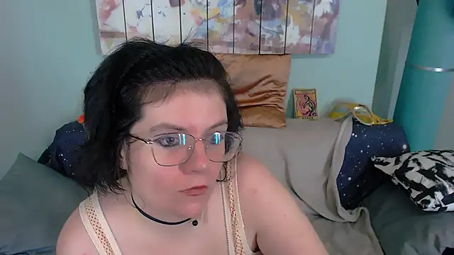 EverlyRays online show from November 8, 2025, 12:09 pm