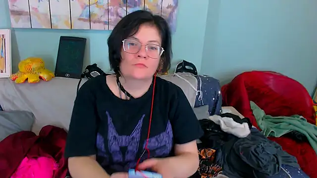 EverlyRays online show from January 18, 2026, 6:33 pm