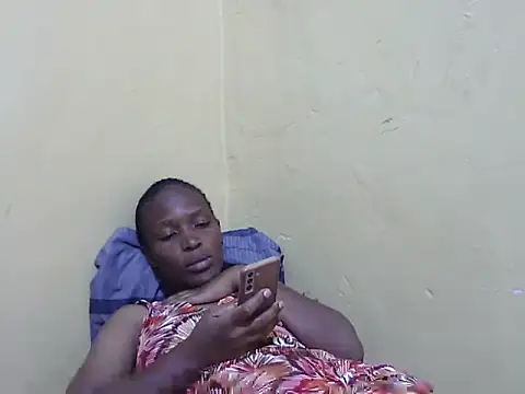 Smillie prety online show from September 11, 2025, 1:44 pm