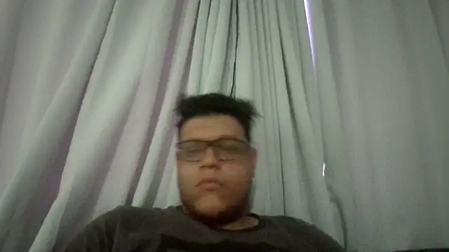 Snapshot of batman2433 chatting on October 31, 2025, 7:21 pm batman2433 online show from October 31, 2025, 7:21 pm