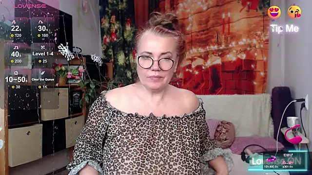 Snapshot of your_space chatting on February 12, 2025, 2:32 pm your space online show from February 12, 2025, 2:32 pm