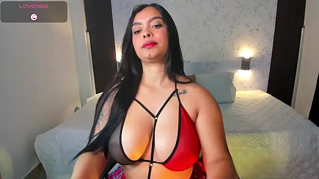 Snapshot of MartinaBianchi chatting on October 17, 2025, 2:15 am MartinaBianchi online show from October 17, 2025, 2:15 am