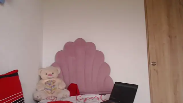 Snapshot of lady_hot2xx chatting on October 25, 2025, 4:18 pm lady hot2xx online show from October 25, 2025, 4:18 pm