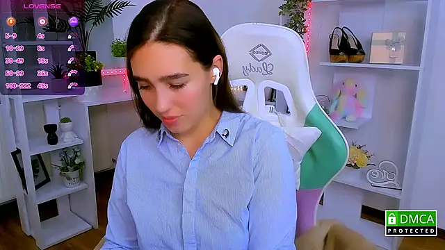  Eliizabeth  online show from November 30, 2025, 10:10 pm