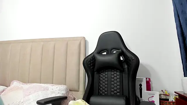 Chloemiller89 online show from October 17, 2025, 7:48 pm