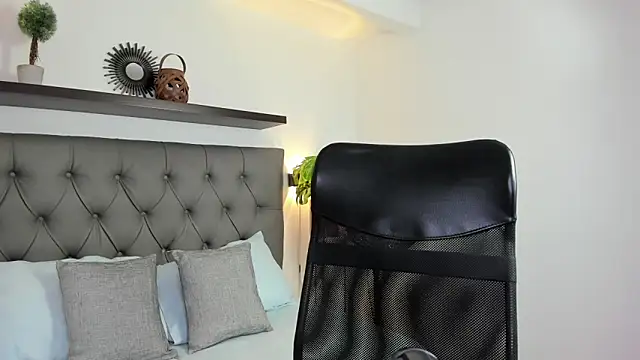 Snapshot of nataly_rodri chatting on October 6, 2025, 7:25 pm nataly rodri online show from October 6, 2025, 7:25 pm