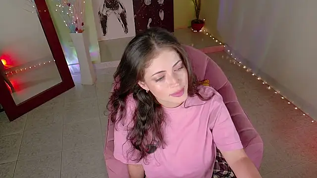 Emma  Blanco online show from November 5, 2025, 6:22 pm