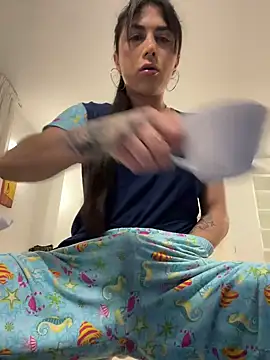 missdirtyhot  online show from March 2, 2025, 6:46 pm