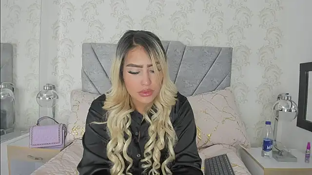 sharlotte w online show from February 17, 2025, 5:12 pm