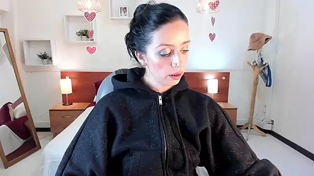 Kristen Garner online show from February 20, 2025, 12:19 am