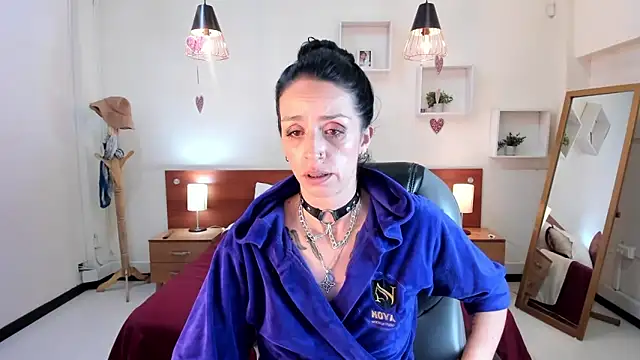 Kristen Garner online show from February 16, 2025, 1:14 am