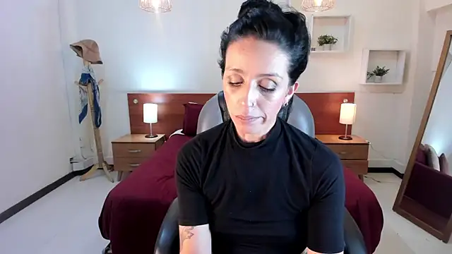 Kristen Garner online show from February 10, 2025, 11:13 pm