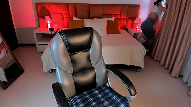 Snapshot of Kristen_Garner chatting on October 3, 2025, 9:49 pm Kristen Garner online show from October 3, 2025, 9:49 pm