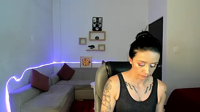 Kristen Garner online show from November 29, 2025, 8:31 pm