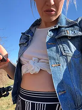 Dina-Light online show from March 19, 2025, 2:02 pm