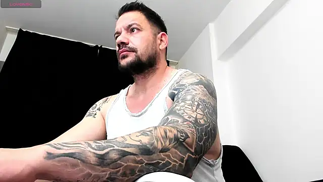 musclemonster31 online show from December 22, 2025, 12:00 am