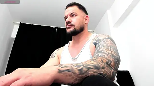 musclemonster31 online show from October 4, 2025, 8:10 pm