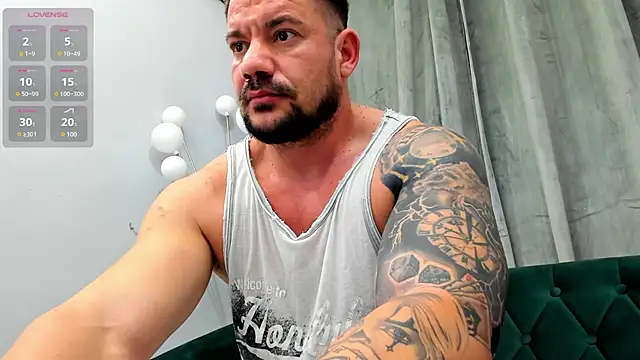 musclemonster31 online show from February 14, 2025, 10:25 pm