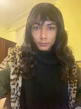 calliemaggotbone online show from December 16, 2025, 12:20 pm