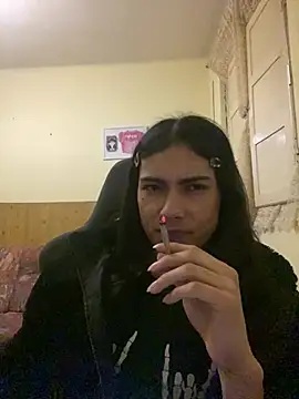 calliemaggotbone online show from April 15, 2026, 7:51 pm